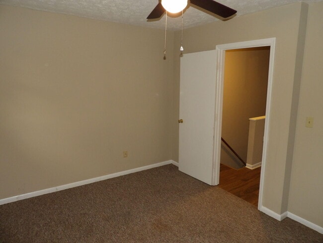 Building Photo - 207 Landings Dr