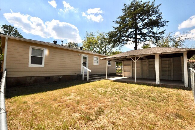 Building Photo - FOR LEASE! Newly Remodeled 2 BR - 1 BA - 1...