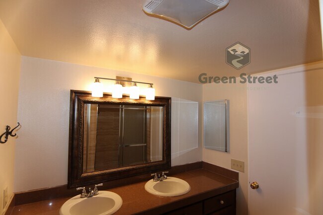 Building Photo - 3843 Camino Lindo