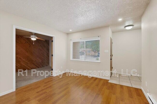 Building Photo - 222 Shannon Pl NW