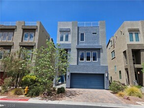 Building Photo - 8016 Carpenter Creek Ave