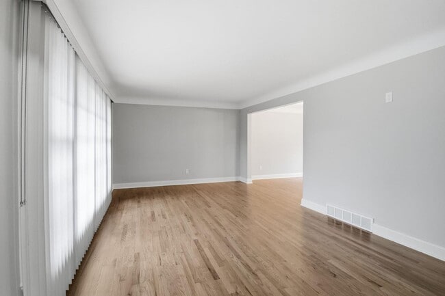 Building Photo - 32901 Blossom Ct