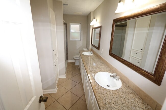 Building Photo - 6223 Autumn Forest Dr