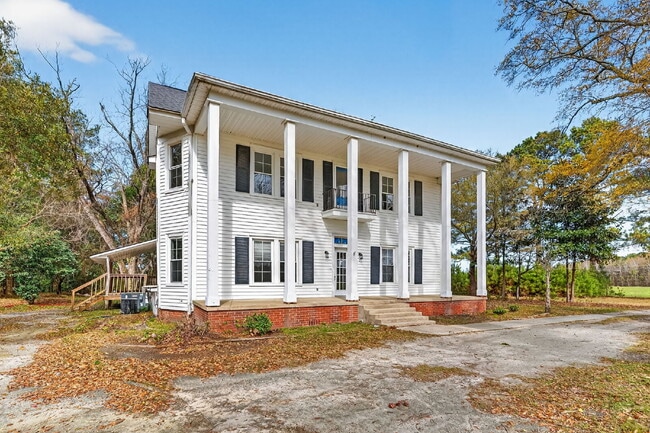 Building Photo - 409 Meadow Rd