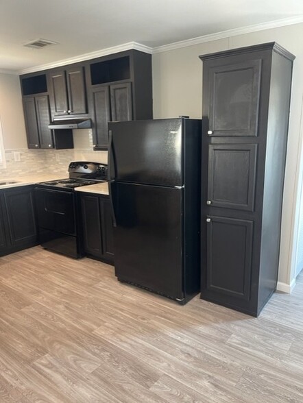 Kitchen With all New Appliances - Northwest Trails