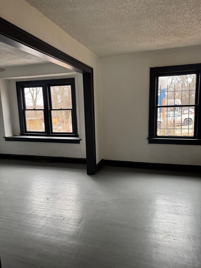 Building Photo - 3079 N 21 St