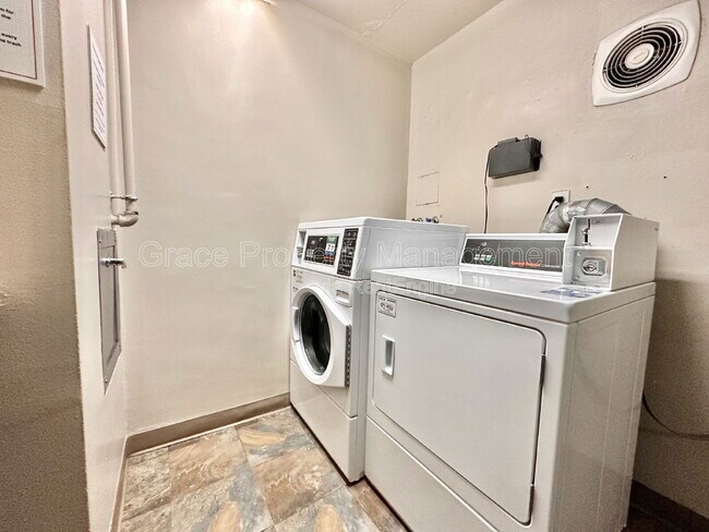 Building Photo - 2225 E Buchtel Blvd