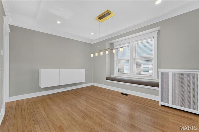 Building Photo - Richmond Heights Home!