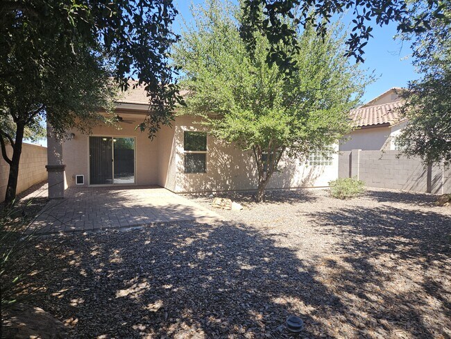 Building Photo - 1541 W Crape Rd