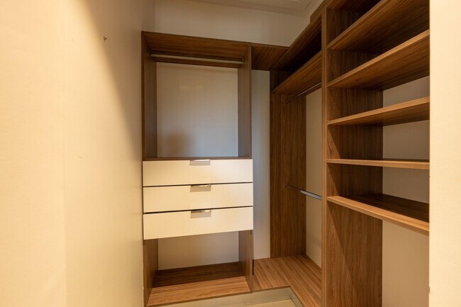 Building Photo - 1635 SW 19th Ter