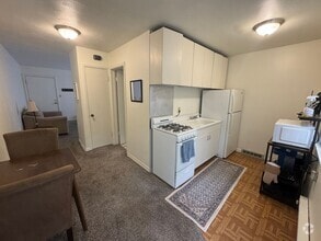 Building Photo - 13th Ave Moline Apartments