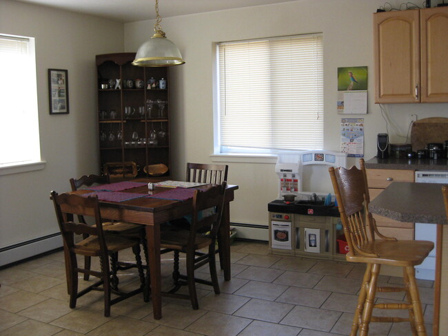 Dining area - 237 Gay St