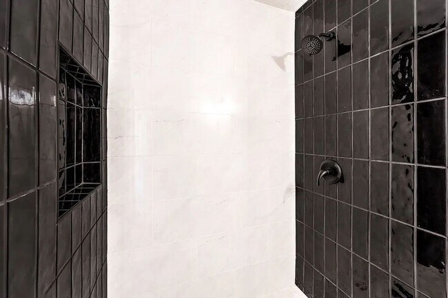 Building Photo - Coming Soon! 3bed 2 bath plus Casita HUGE ...