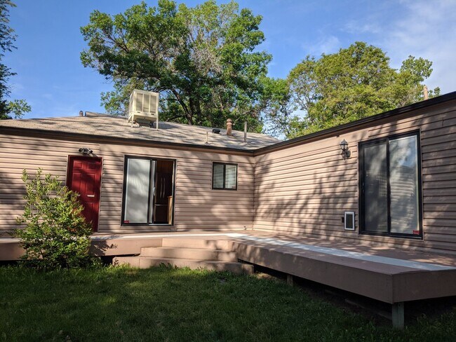 Building Photo - Stunning Ranch Home - Amazing Location - Backs up to Cherry Creek Trail