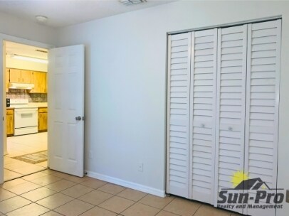 Building Photo - 1010 Stonybrook Cir