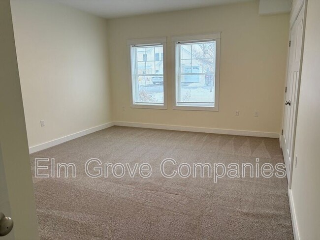 Building Photo - 38 Monroe Dr