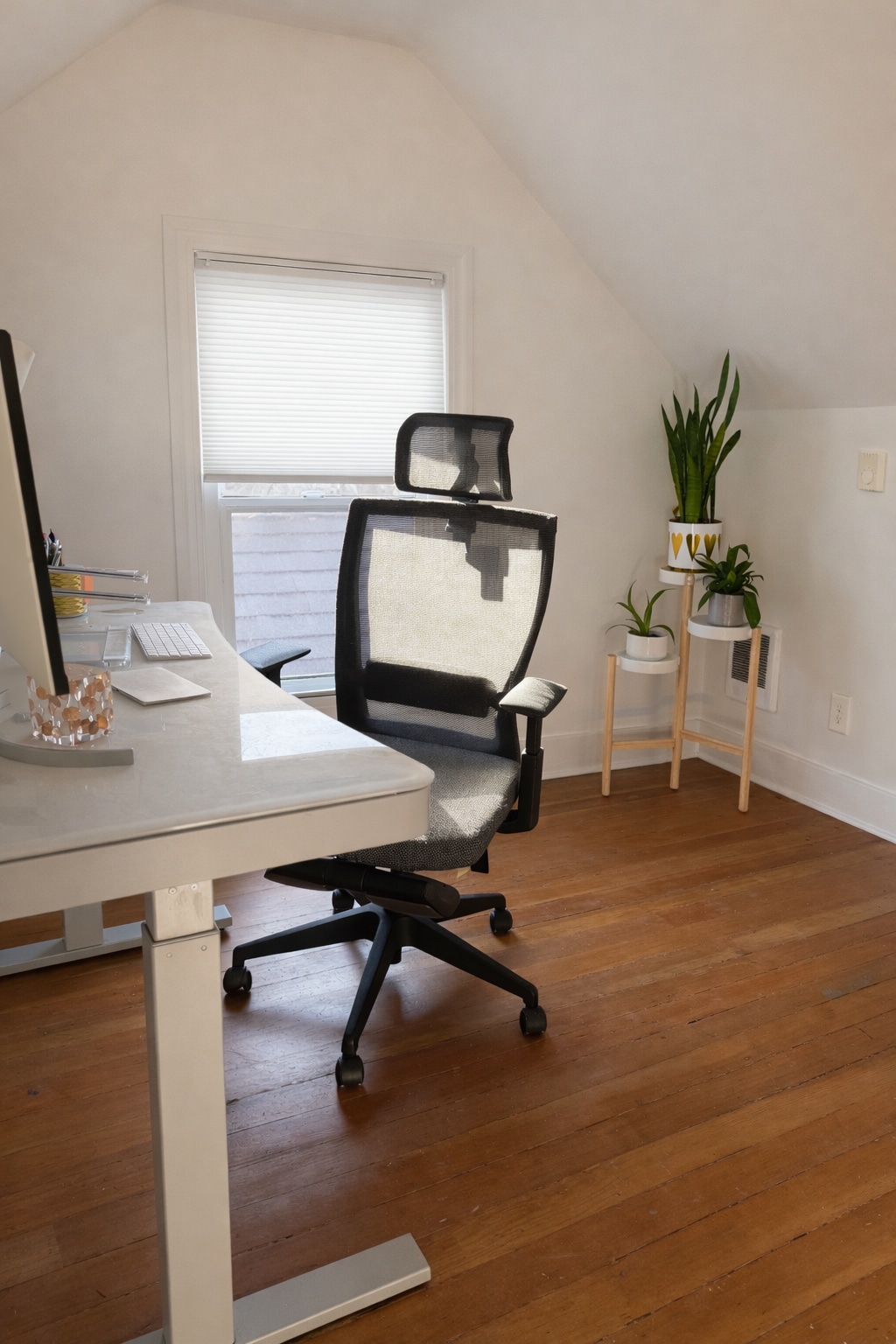 Upstairs third bedroom perfect for guests, a home office, or a creative retreat. - 604 NE Shaver St