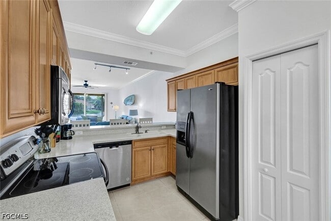 Building Photo - 8270 Pathfinder Loop