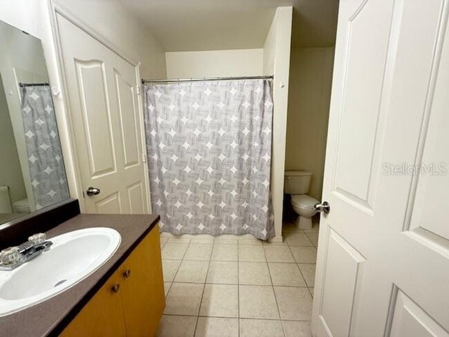 Building Photo - Siena one Bedroom condo with a Den
