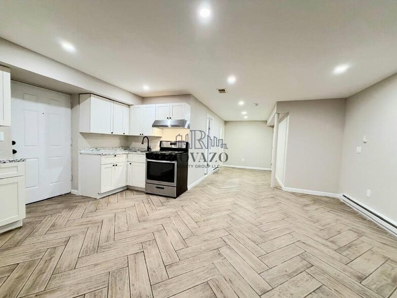 Building Photo - 172 Seymour Ave