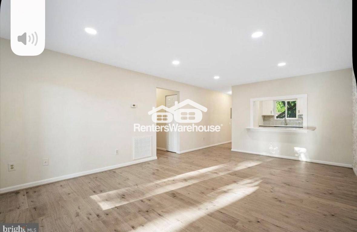 Building Photo - 10264 Redtail Ct