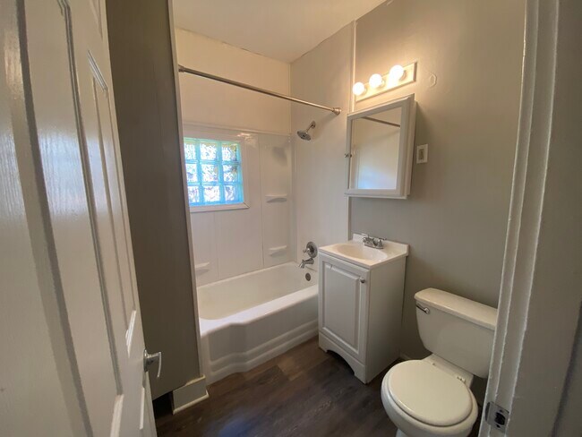 Building Photo - 2622 Tilbury Ave