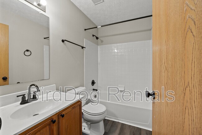 Building Photo - 1848 Village Ridge Ln