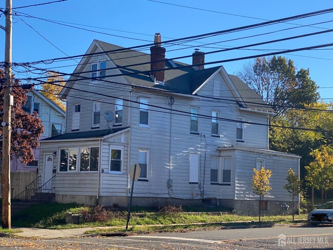 Building Photo - 148 Jones Ave