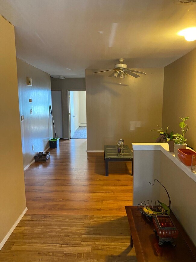 Building Photo - 940 E 181st St