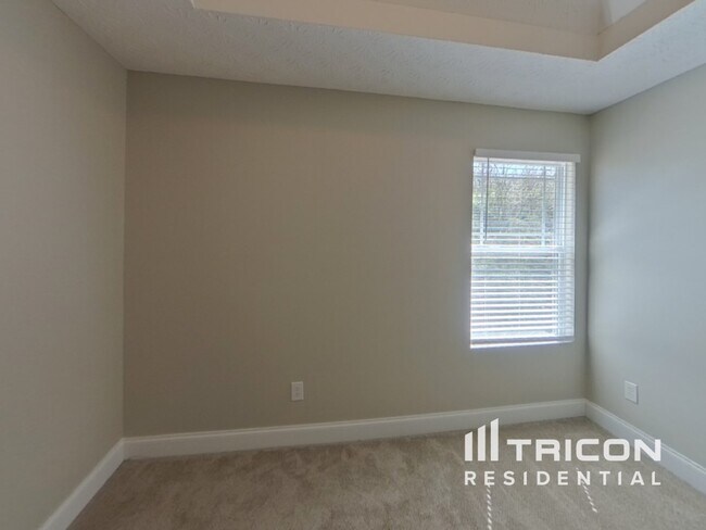 Building Photo - 232 Daisy Cir