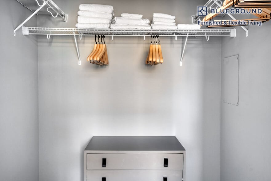 Building Photo - 367 Santana Row