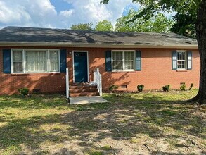 Building Photo - Close to town of Clarksville.   Partially furnished.  Grass cutting included.