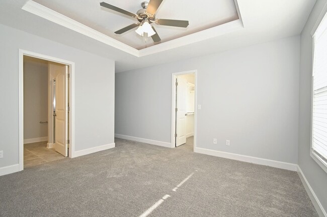 Building Photo - 3 Bedroom 2.5 bath 2 Car Garage   Duplex