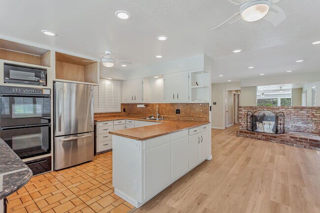 Building Photo - 2501 Linda Vista Avenue