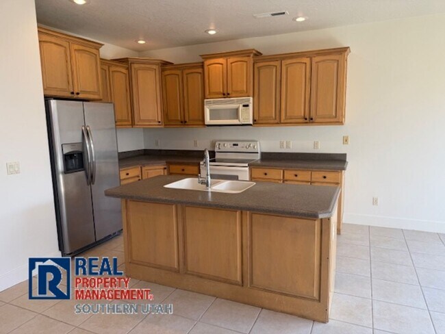 Building Photo - Copper Canyon 3 Bedroom Home