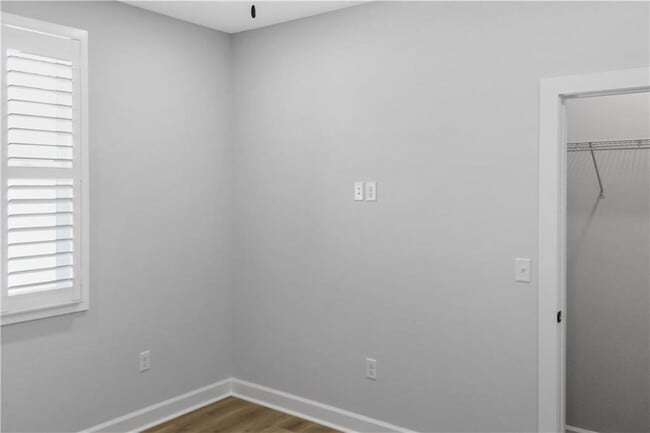 Building Photo - 905 Wayne St