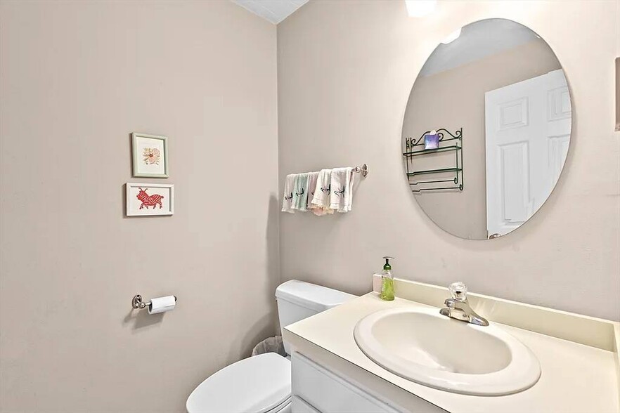 Building Photo - 6 Windmill Bog Way