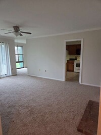 Building Photo - "Charming 2-Bedroom Condo Retreat in the Heart of Hagerstown!"