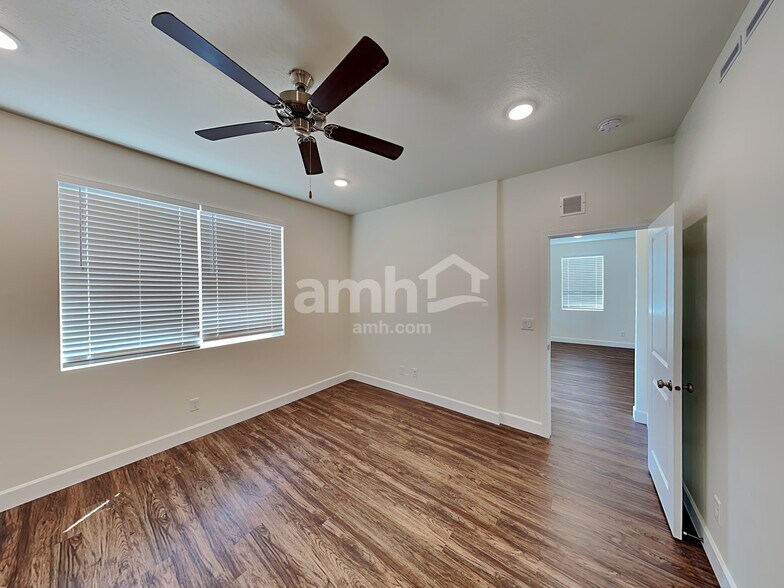 Building Photo - 3271 S 2580 W