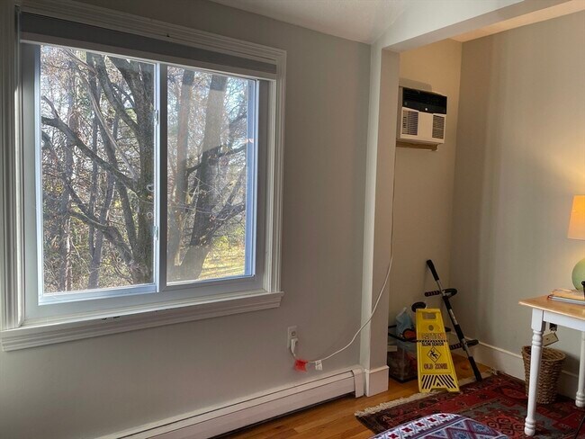 Building Photo - 1420-1426 Centre St