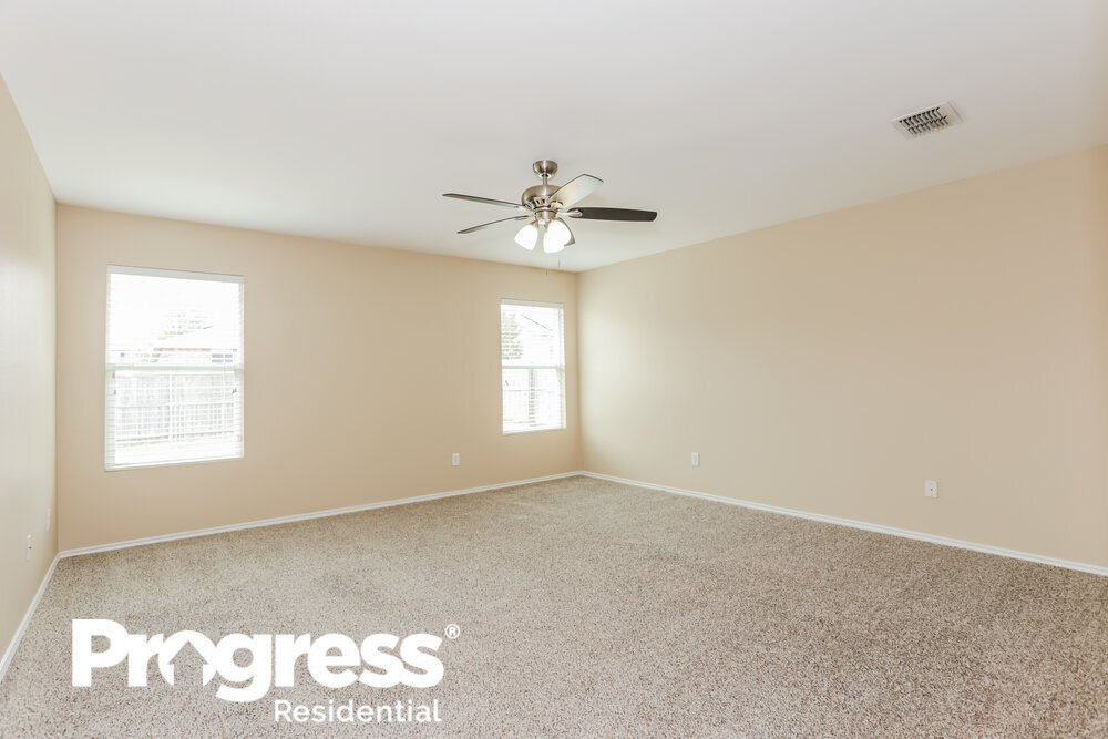 Building Photo - 8410 River Bluffs Dr