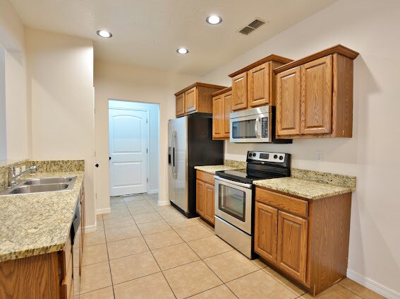 Building Photo - 2537 Fred Daugherty Ave