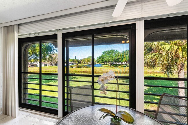 Building Photo - 10137 Mangrove Dr