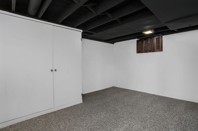 Building Photo - 12734 Riverview St