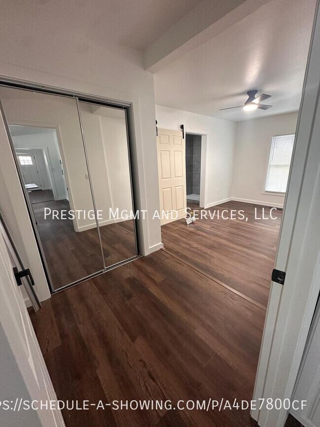 Building Photo - 401 Holmes St