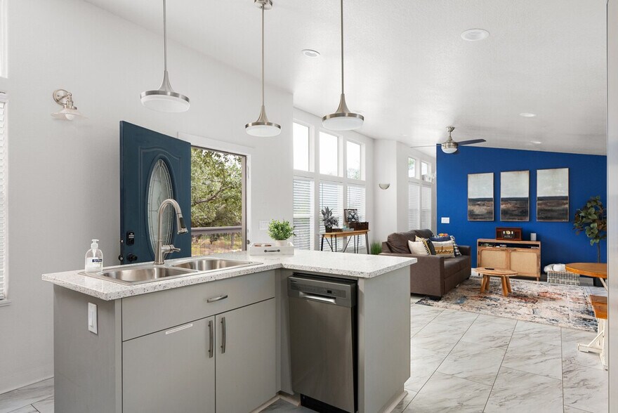 Building Photo - 64 York Creek Rd