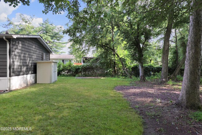 Building Photo - 15 Cedar Ct