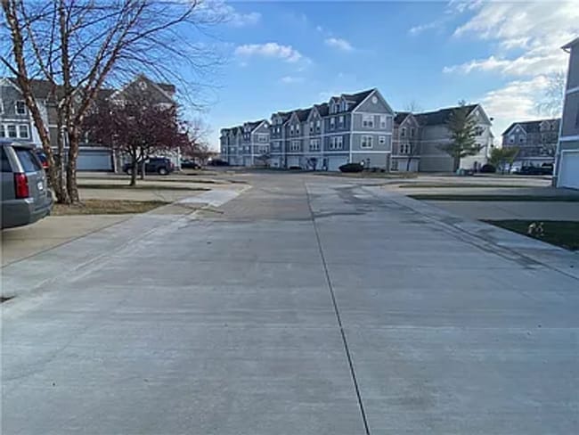 Building Photo - 3130 SW Sharmin Ln