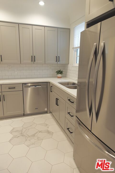 Building Photo - 906 Croft Ave