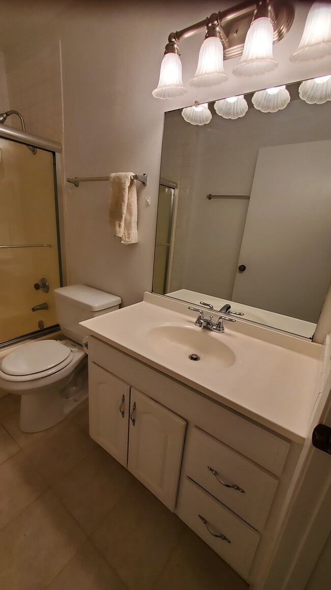 bathroom - 7131 Farralone Ave